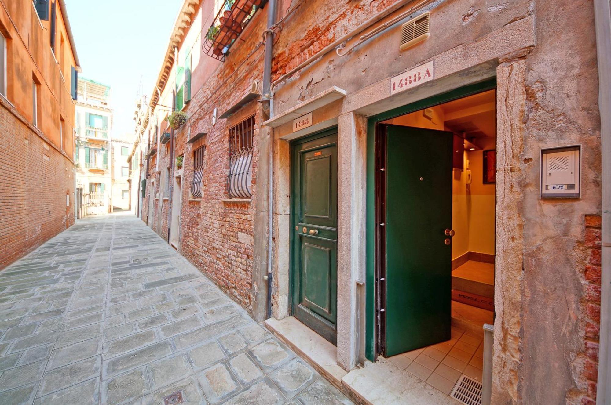 Santa Croce Wifi S.g. Dellorio Coop * Venice
